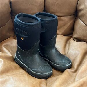 BOGS - all black, size 9